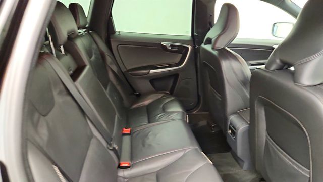 2017 Volvo XC60 T6 AWD R-Design w/ Polestar Optimization - 23082197 - 23