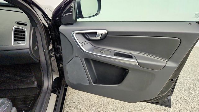 2017 Volvo XC60 T6 AWD R-Design w/ Polestar Optimization - 23082197 - 26