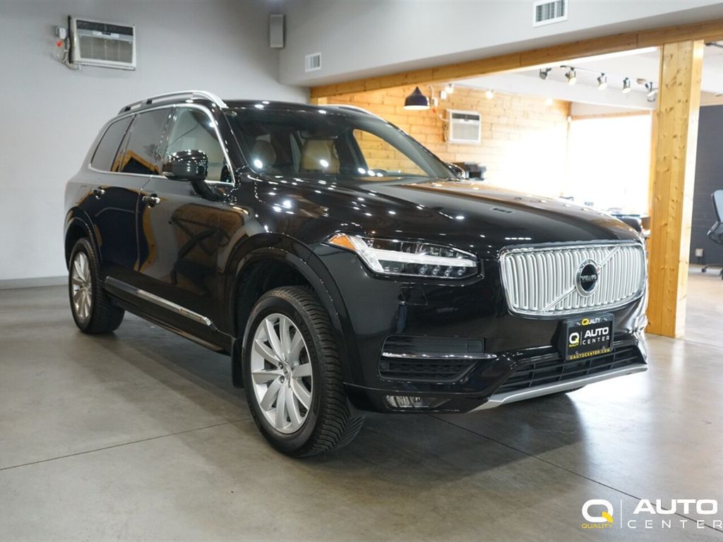 2017 Volvo XC90 T5 AWD 5-Passenger Momentum - 23090917 - 2