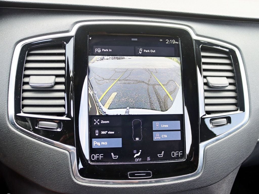 2017 Volvo XC90 T5 AWD R-Design photo 14