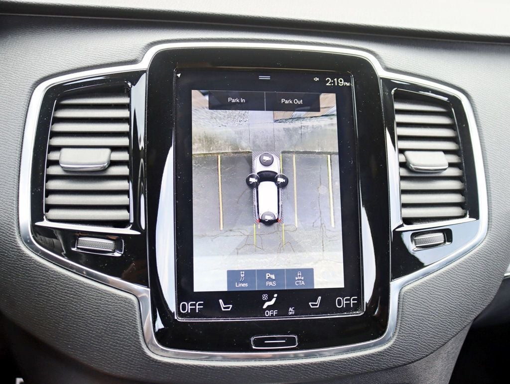 2017 Volvo XC90 T5 AWD R-Design photo 15