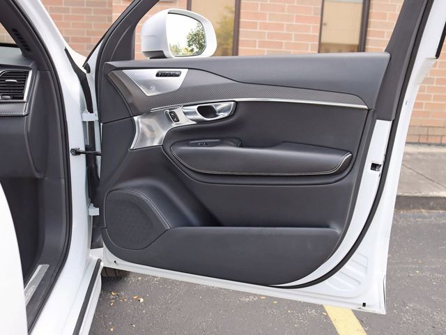 2017 Volvo XC90 T5 AWD 5-Passenger R-Design - 22925942 - 29