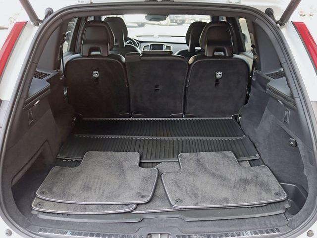 2017 Volvo XC90 T5 AWD 5-Passenger R-Design - 22925942 - 32