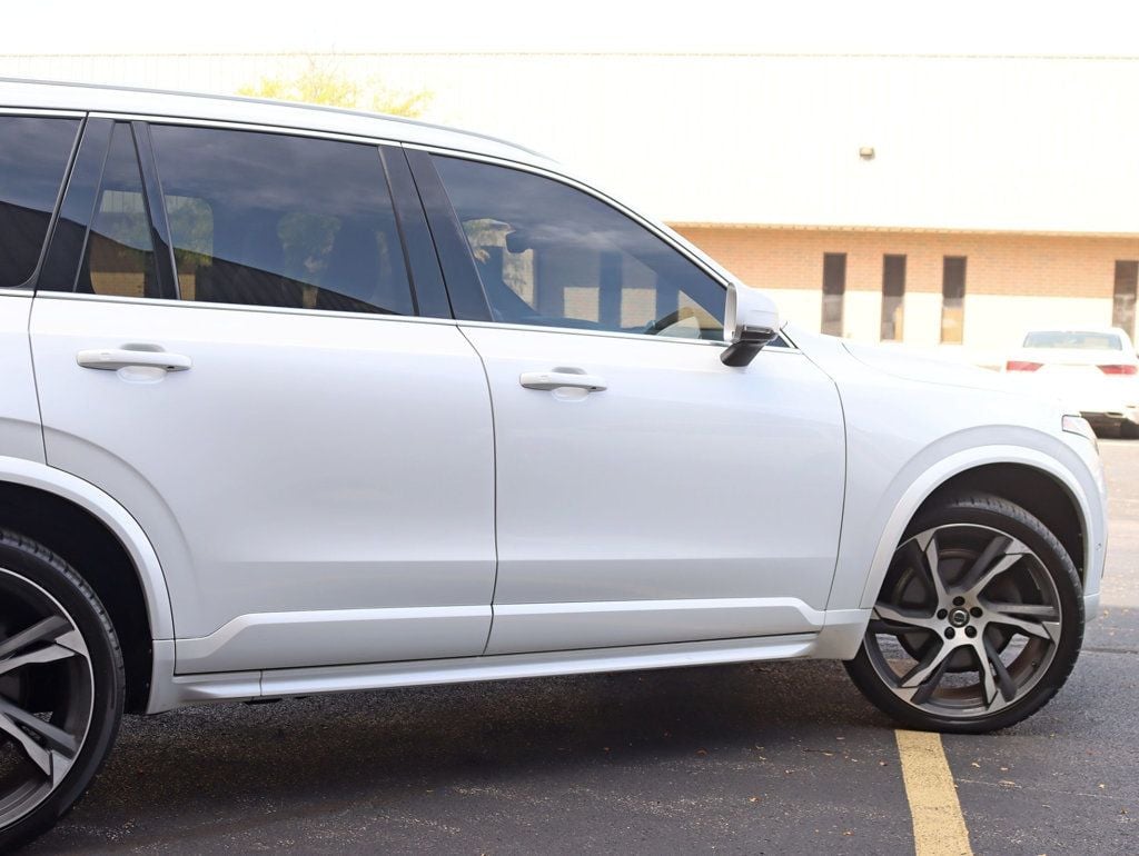 2017 Volvo XC90 T5 AWD R-Design photo 3