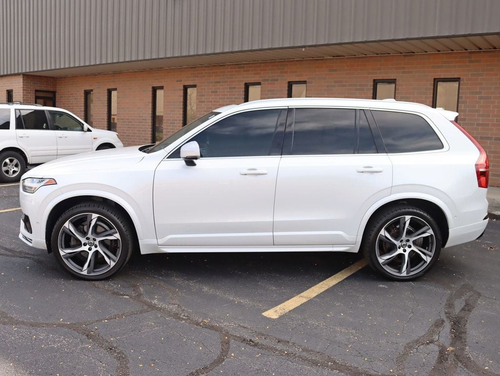 2017 Volvo XC90 T5 AWD R-Design photo 6