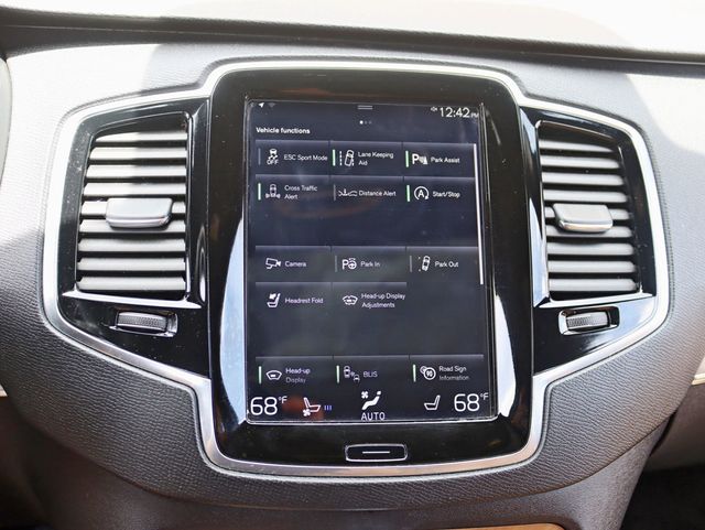2017 Volvo XC90 T6 AWD 7-Passenger Inscription - 23040585 - 19