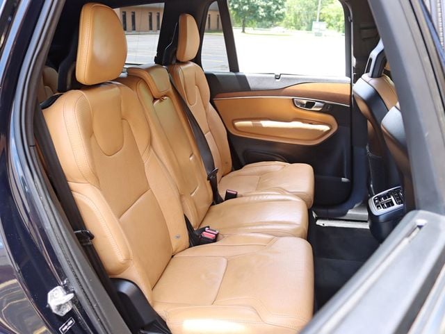 2017 Volvo XC90 T6 AWD 7-Passenger Inscription - 23040585 - 28