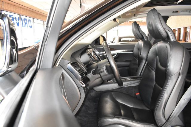 2017 Volvo XC90 T6 AWD 7-Passenger Momentum - 21977816 - 9