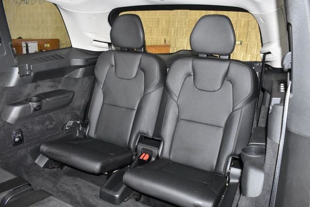 2017 Volvo XC90 T6 AWD 7-Passenger Momentum - 21977816 - 11