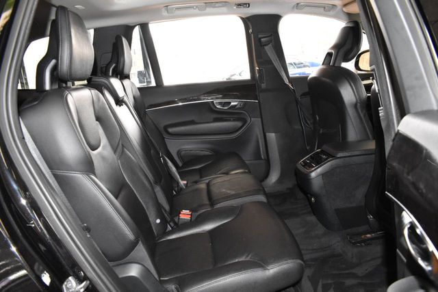 2017 Volvo XC90 T6 AWD 7-Passenger Momentum - 21977816 - 12