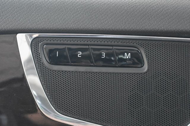 2017 Volvo XC90 T6 AWD 7-Passenger Momentum - 21977816 - 16