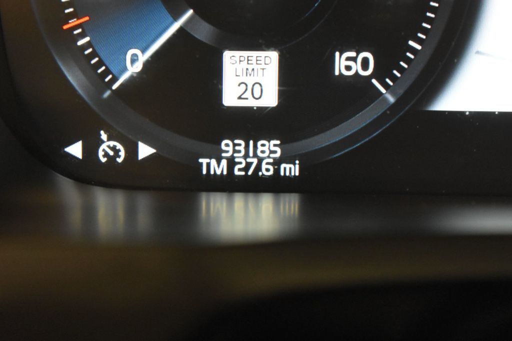 2017 Volvo XC90 T6 AWD 7-Passenger Momentum - 21977816 - 18