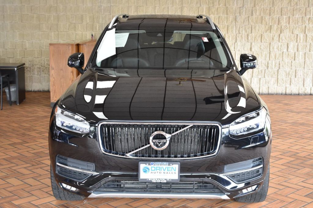 2017 Volvo XC90 T6 AWD Momentum photo 2