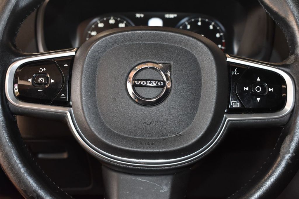 2017 Volvo XC90 T6 AWD 7-Passenger Momentum - 21977816 - 19