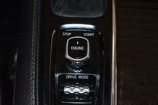 2017 Volvo XC90 T6 AWD 7-Passenger Momentum - 21977816 - 27