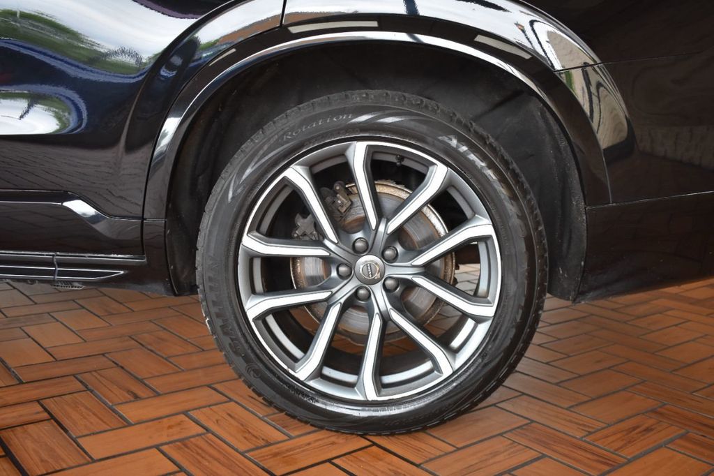 2017 Volvo XC90 T6 AWD 7-Passenger Momentum - 21977816 - 28