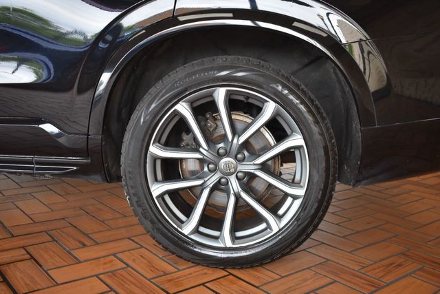 2017 Volvo XC90 T6 AWD 7-Passenger Momentum - 21977816 - 28