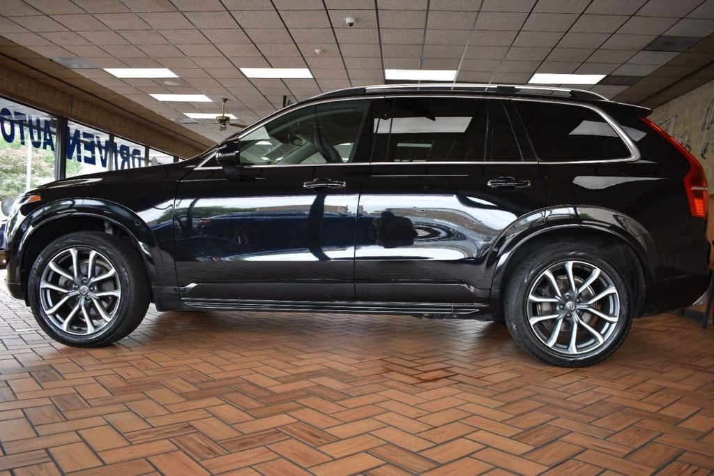 2017 Volvo XC90 T6 AWD Momentum photo 4