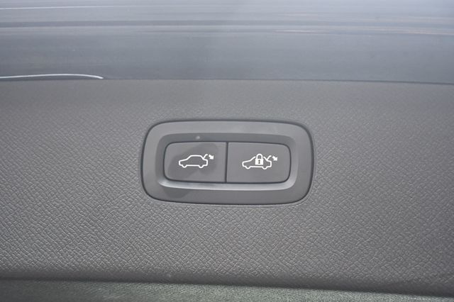 2017 Volvo XC90 T6 AWD 7-Passenger Momentum - 22944765 - 14