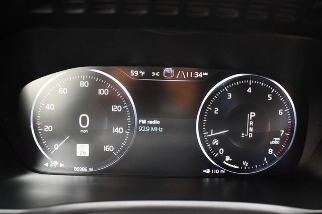 2017 Volvo XC90 T6 AWD 7-Passenger Momentum - 22944765 - 19