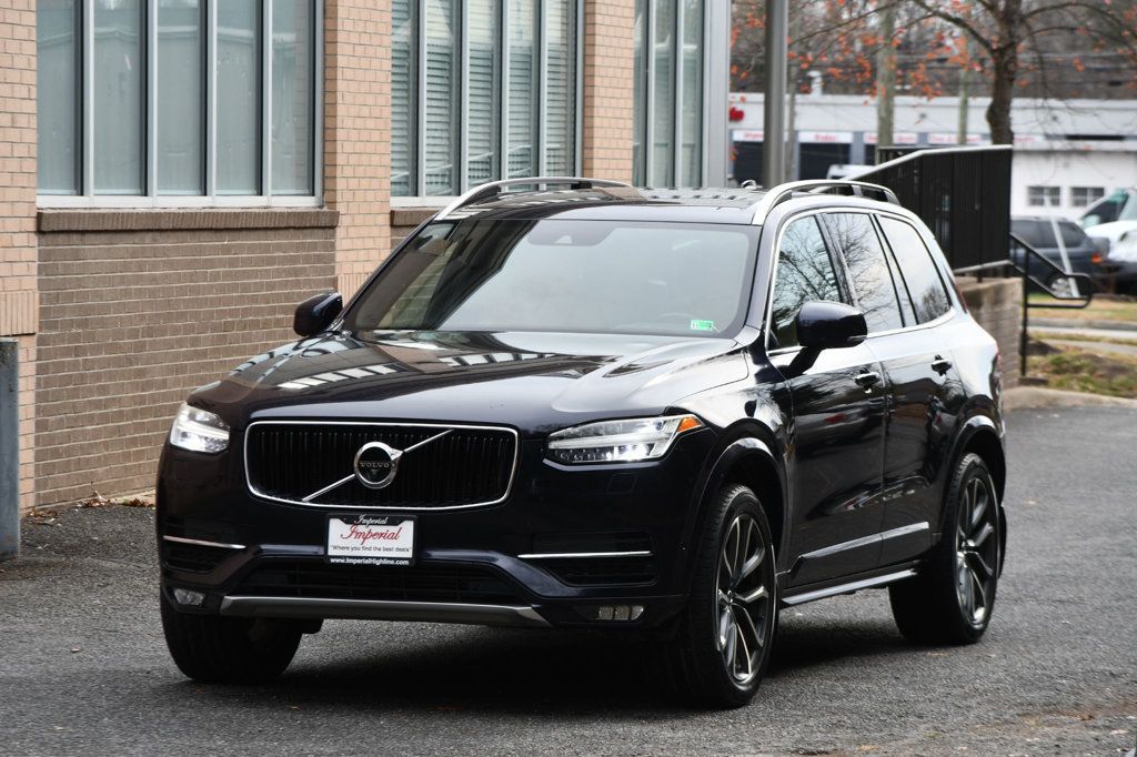 2017 Volvo XC90 T6 AWD Momentum photo 2