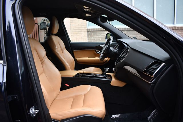 2017 Volvo XC90 T6 AWD 7-Passenger Momentum - 22944765 - 31