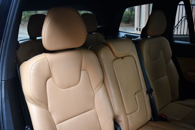 2017 Volvo XC90 T6 AWD 7-Passenger Momentum - 22944765 - 35