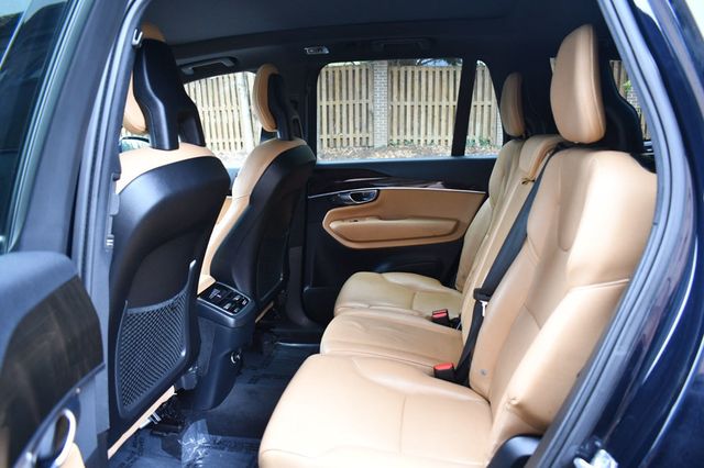 2017 Volvo XC90 T6 AWD 7-Passenger Momentum - 22944765 - 37