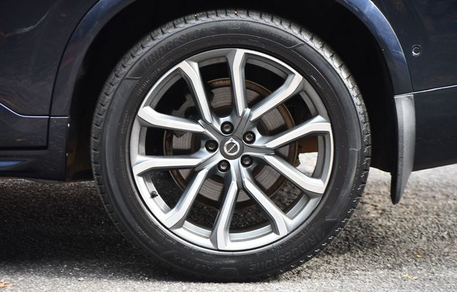 2017 Volvo XC90 T6 AWD 7-Passenger Momentum - 22944765 - 7