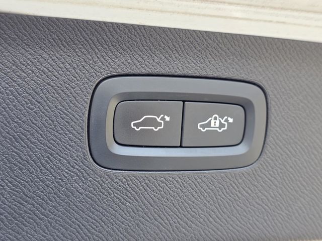 2017 Volvo XC90 T6 AWD 7-Passenger Momentum - 22991107 - 13