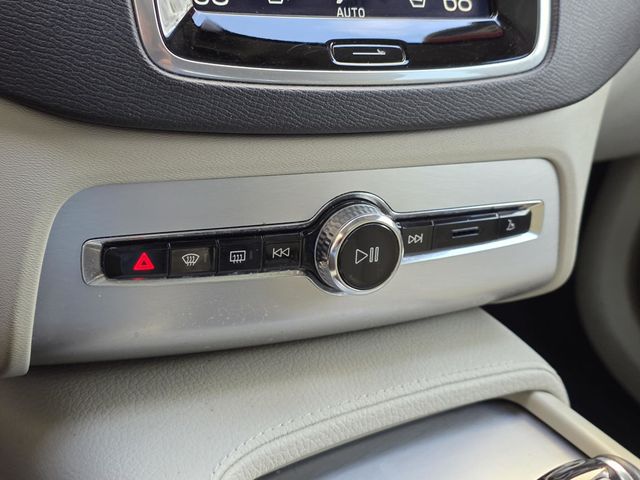 2017 Volvo XC90 T6 AWD 7-Passenger Momentum - 22991107 - 25