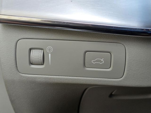 2017 Volvo XC90 T6 AWD 7-Passenger Momentum - 22991107 - 29