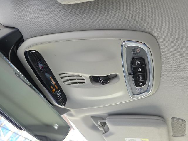 2017 Volvo XC90 T6 AWD 7-Passenger Momentum - 22991107 - 33