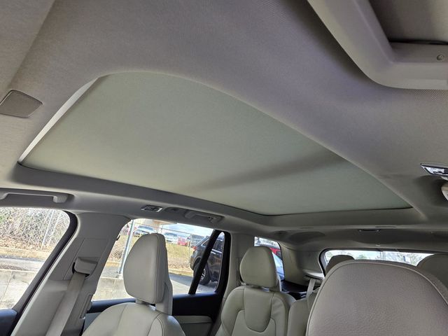 2017 Volvo XC90 T6 AWD 7-Passenger Momentum - 22991107 - 6