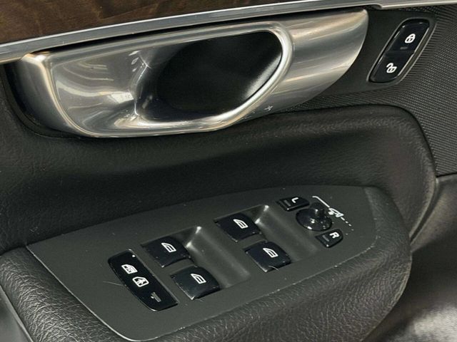 2017 Volvo XC90 T6 AWD 7-Passenger Momentum - 22985875 - 18