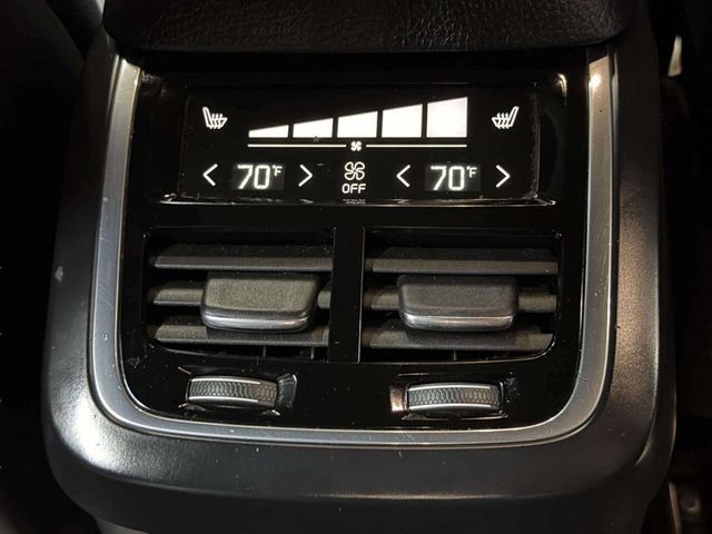 2017 Volvo XC90 T6 AWD 7-Passenger Momentum - 22985875 - 33