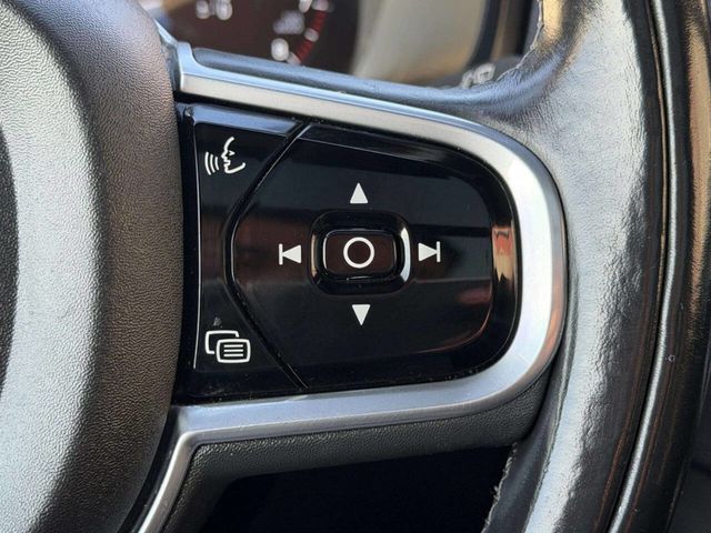 2017 Volvo XC90 T6 AWD 7-Passenger Momentum - 22985875 - 40