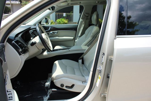 2017 Volvo XC90 T6 AWD 7-Passenger Momentum - 23048964 - 13