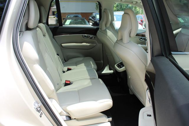 2017 Volvo XC90 T6 AWD 7-Passenger Momentum - 23048964 - 33