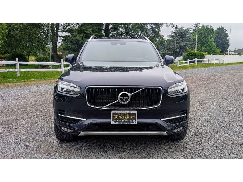 2017 Volvo XC90 T6 AWD Momentum photo 2