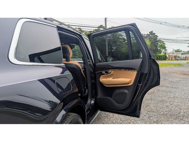 2017 Volvo XC90 T6 AWD 7-Passenger Momentum - 22935219 - 11