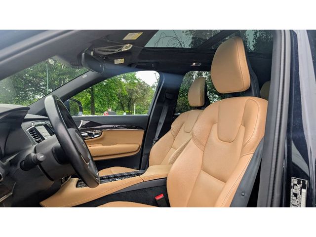 2017 Volvo XC90 T6 AWD 7-Passenger Momentum - 22935219 - 14
