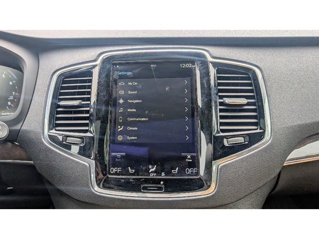 2017 Volvo XC90 T6 AWD 7-Passenger Momentum - 22935219 - 25