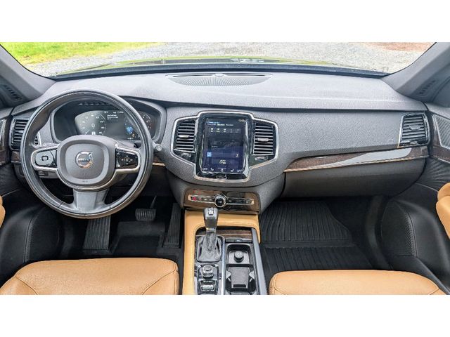 2017 Volvo XC90 T6 AWD 7-Passenger Momentum - 22935219 - 30