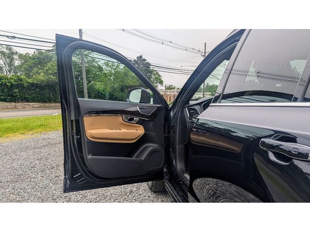 2017 Volvo XC90 T6 AWD 7-Passenger Momentum - 22935219 - 8