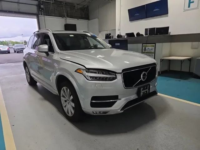 2017 Volvo XC90 T6 AWD 7-Passenger Momentum - 23017617 - 0