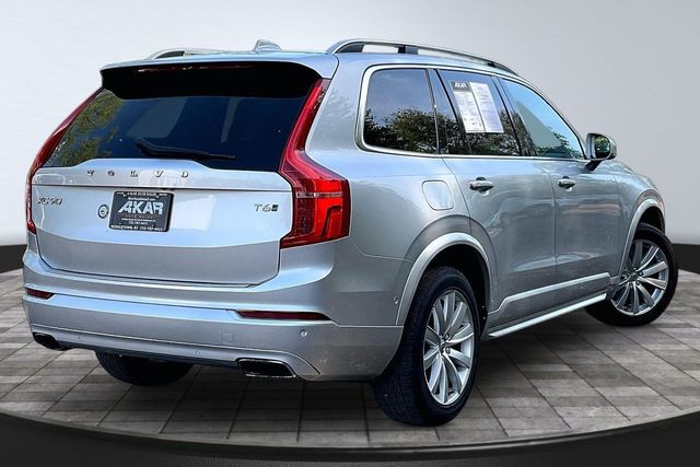 2017 Volvo XC90 T6 AWD Momentum's photo