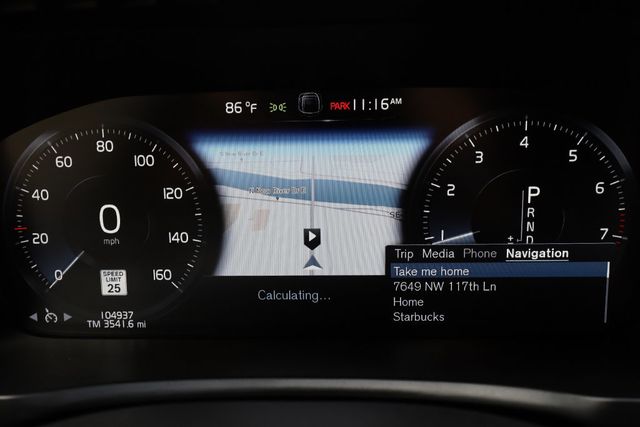 2017 Volvo XC90 T6 AWD 7-Passenger Momentum - 22999173 - 11