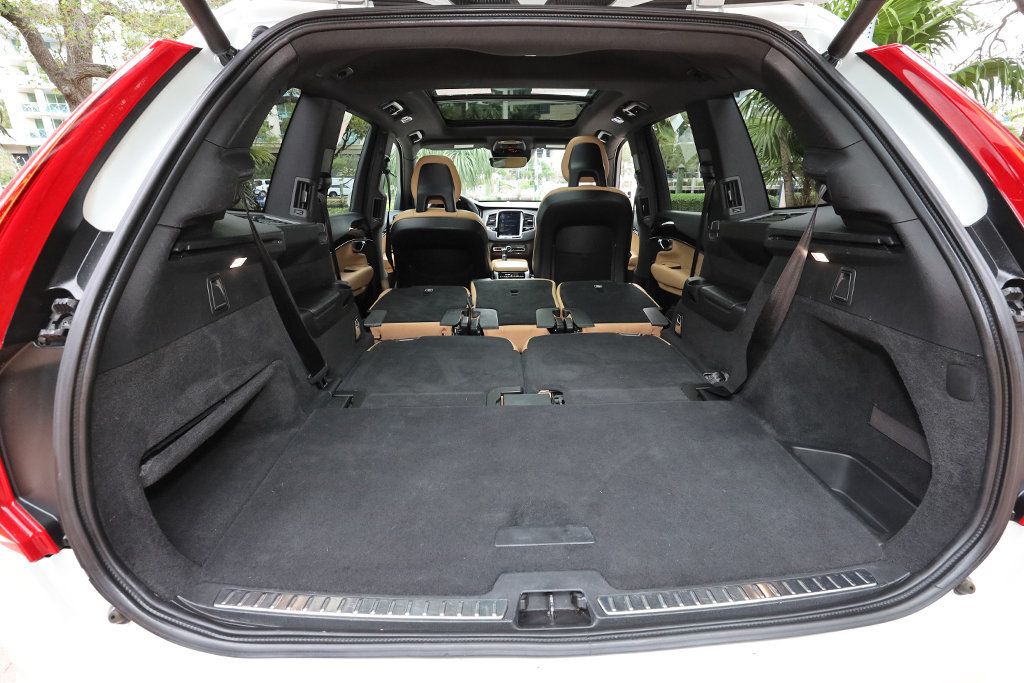 2017 Volvo XC90 T6 AWD 7-Passenger Momentum - 22999173 - 32