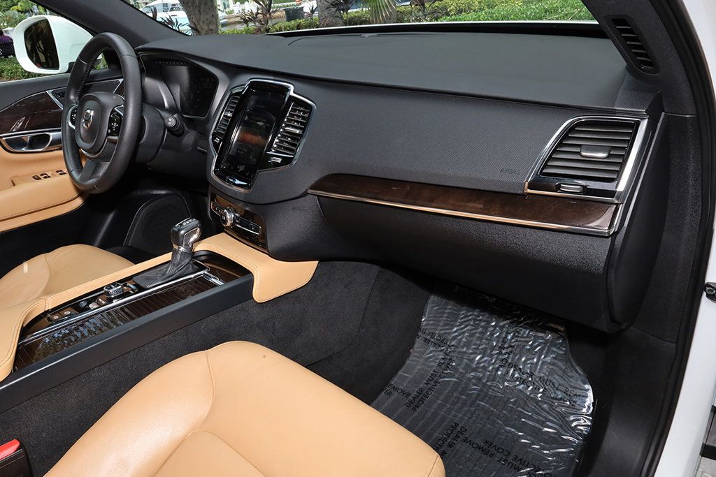 2017 Volvo XC90 T6 AWD 7-Passenger Momentum - 22999173 - 37